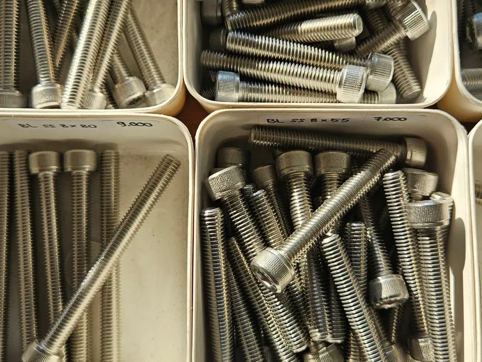 Industrial fasteners – B5 International Exim